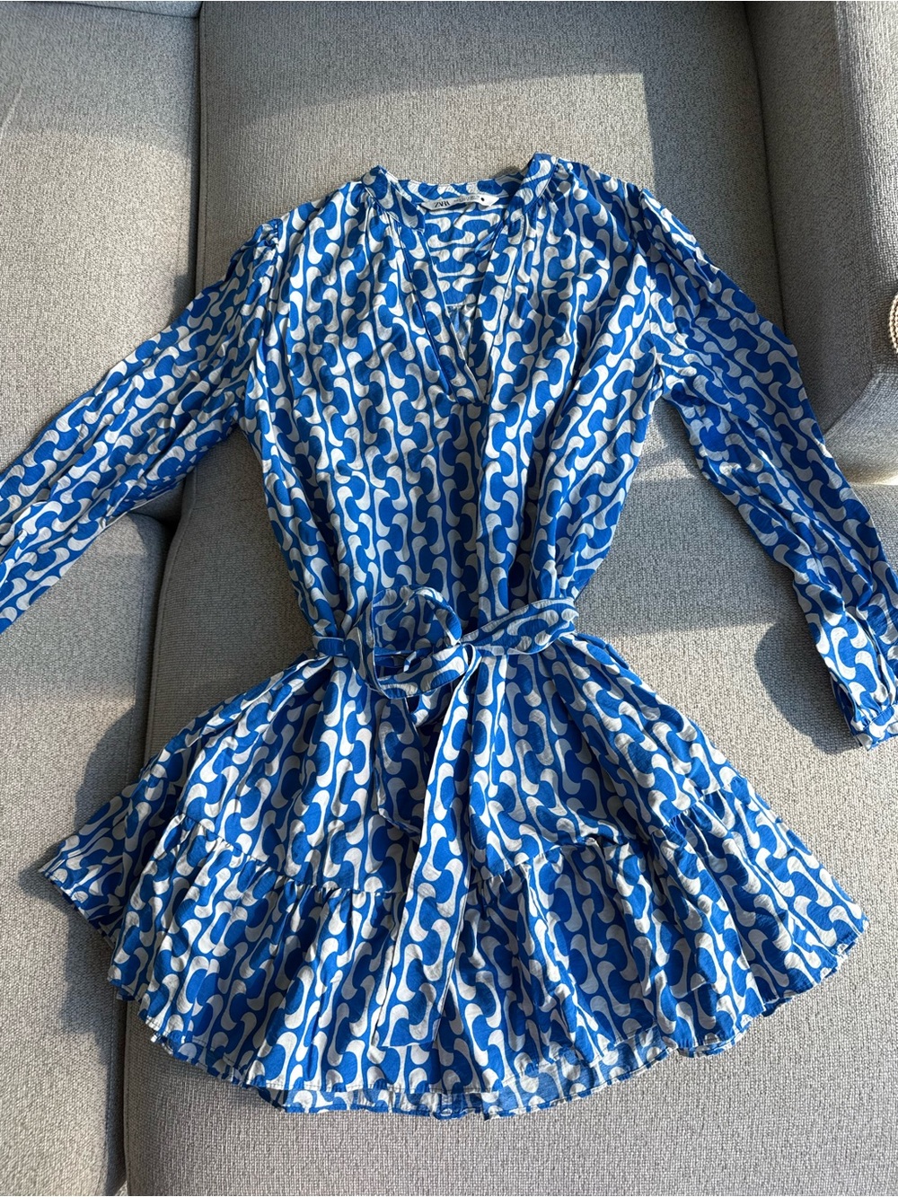 Zara Blue and White Patterned Midi Dress with Tie Waist